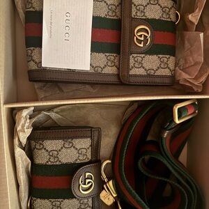 Gucci Beige and Green Stripe Shoulder Bag